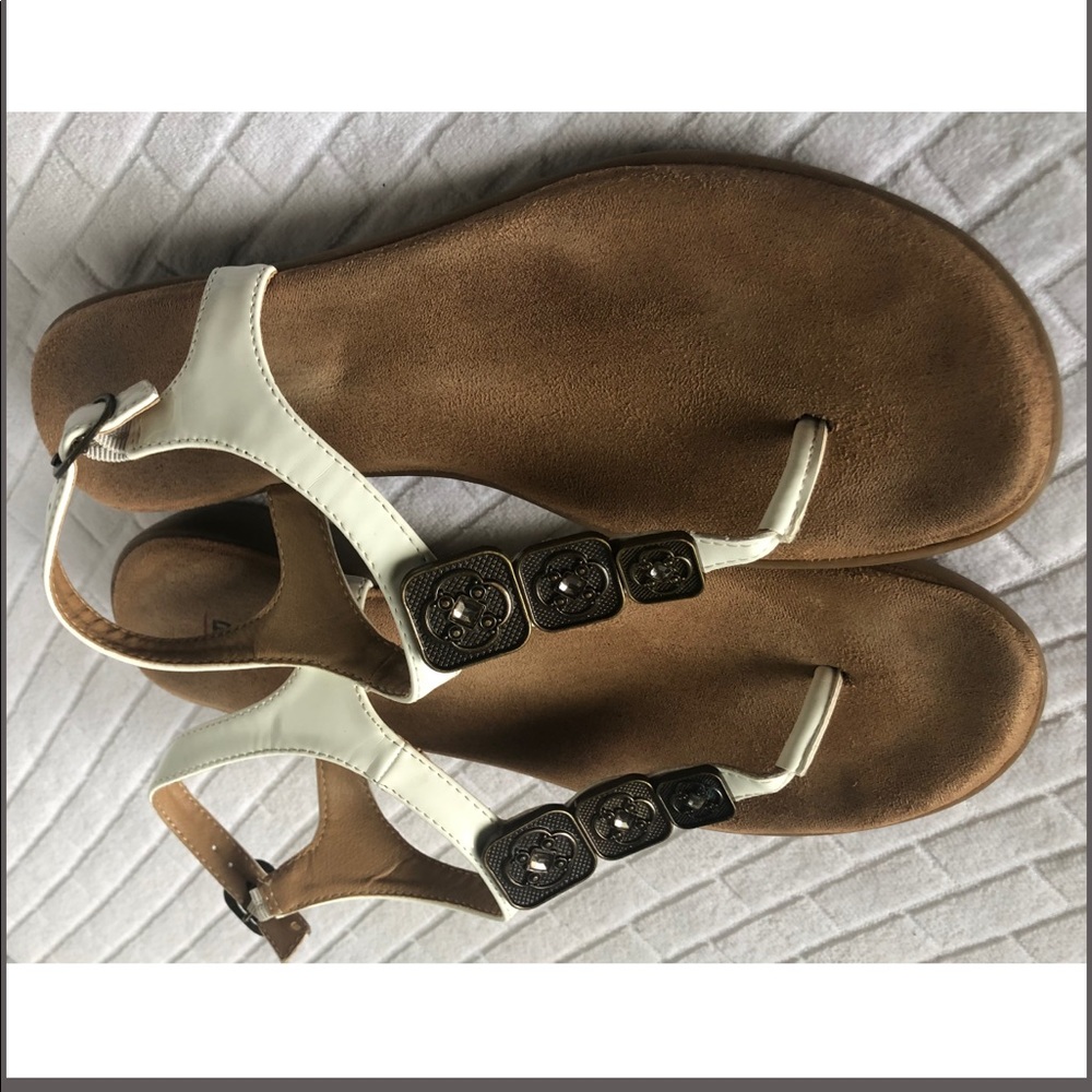 RIALTO Slingback sandals